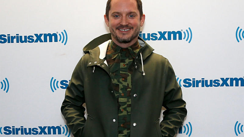 Elijah Wood: Rolle in ‘Atomic Hero’ Elijah Wood: Rolle in ‘Atomic Hero’