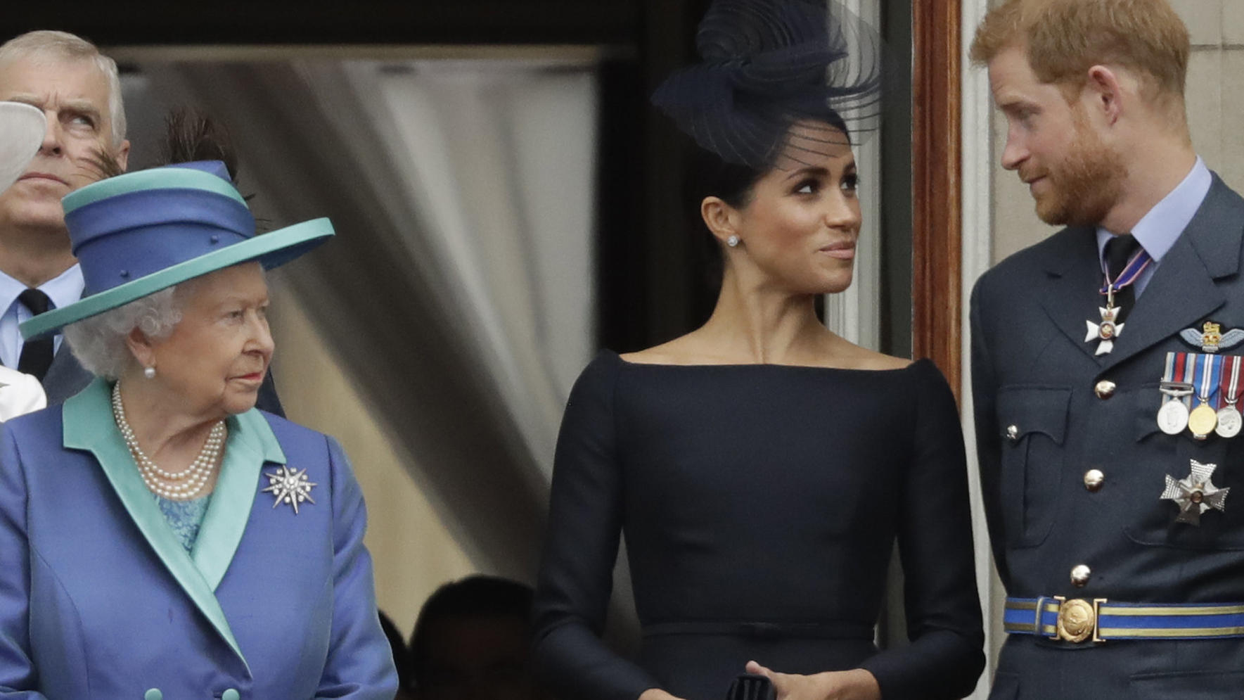 War Lilibets Name Name mit der Queen abgesprochen, oder nicht? Jetzt wehrt sich Prinz Harry! Haben Harry und Meghan den Namen ihrer Tochter vorab mit der Queen besprochen?i