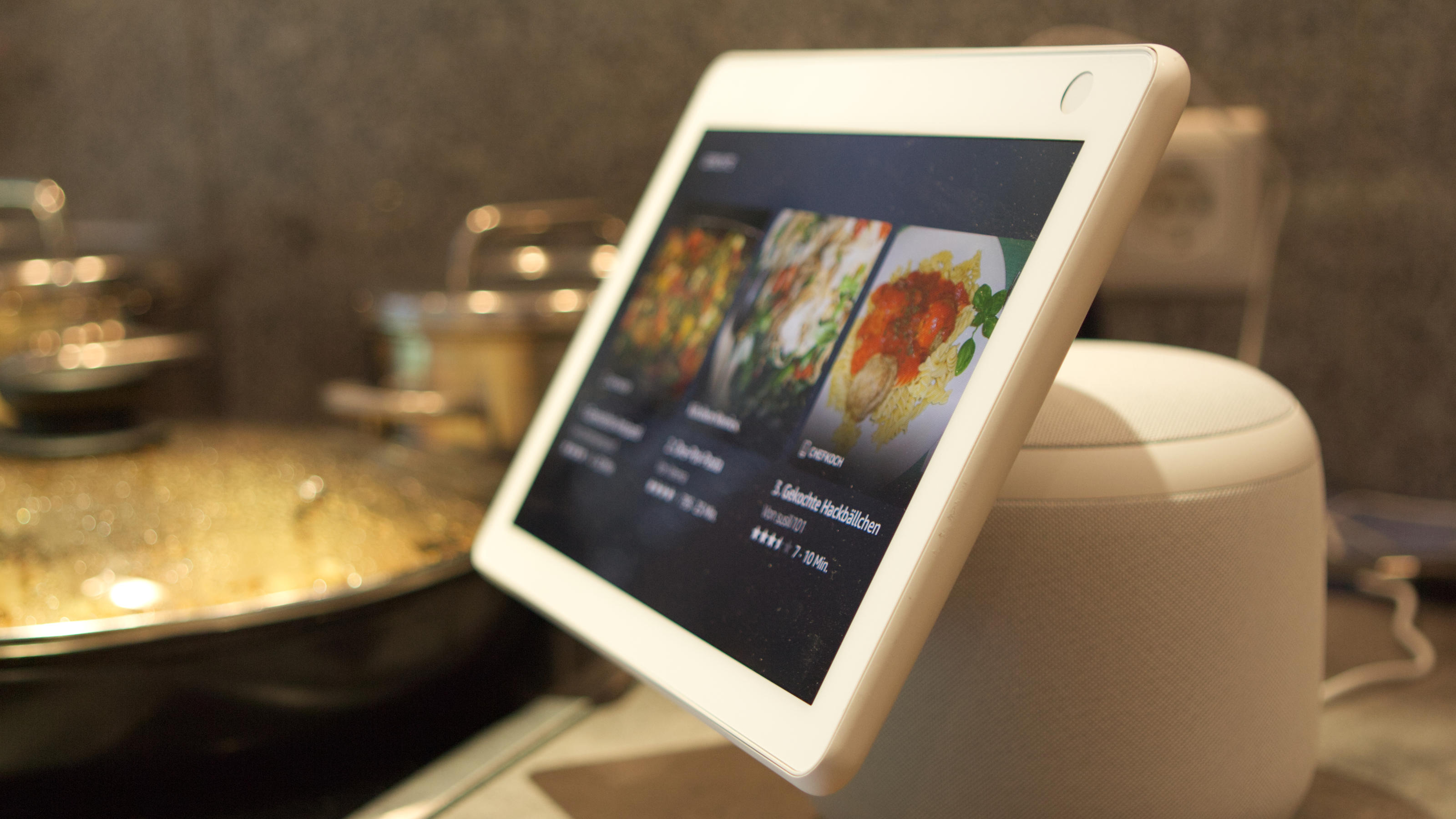 Echo Show 10 im Alltags-Test: Smarte Küchenhilfe oder mehr? Echo Show 10 Seitenblick