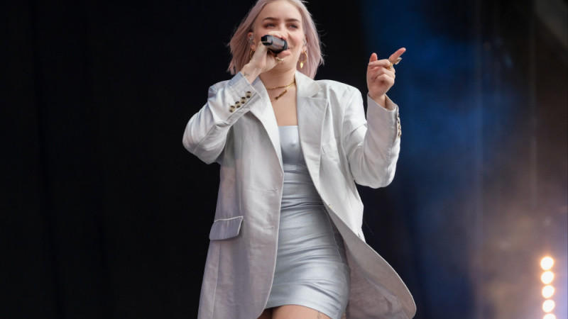 Anne-Marie schrieb ihre Songs nach ihrer Therapie neu Anne-Marie schrieb ihre Songs nach ihrer Therapie neu