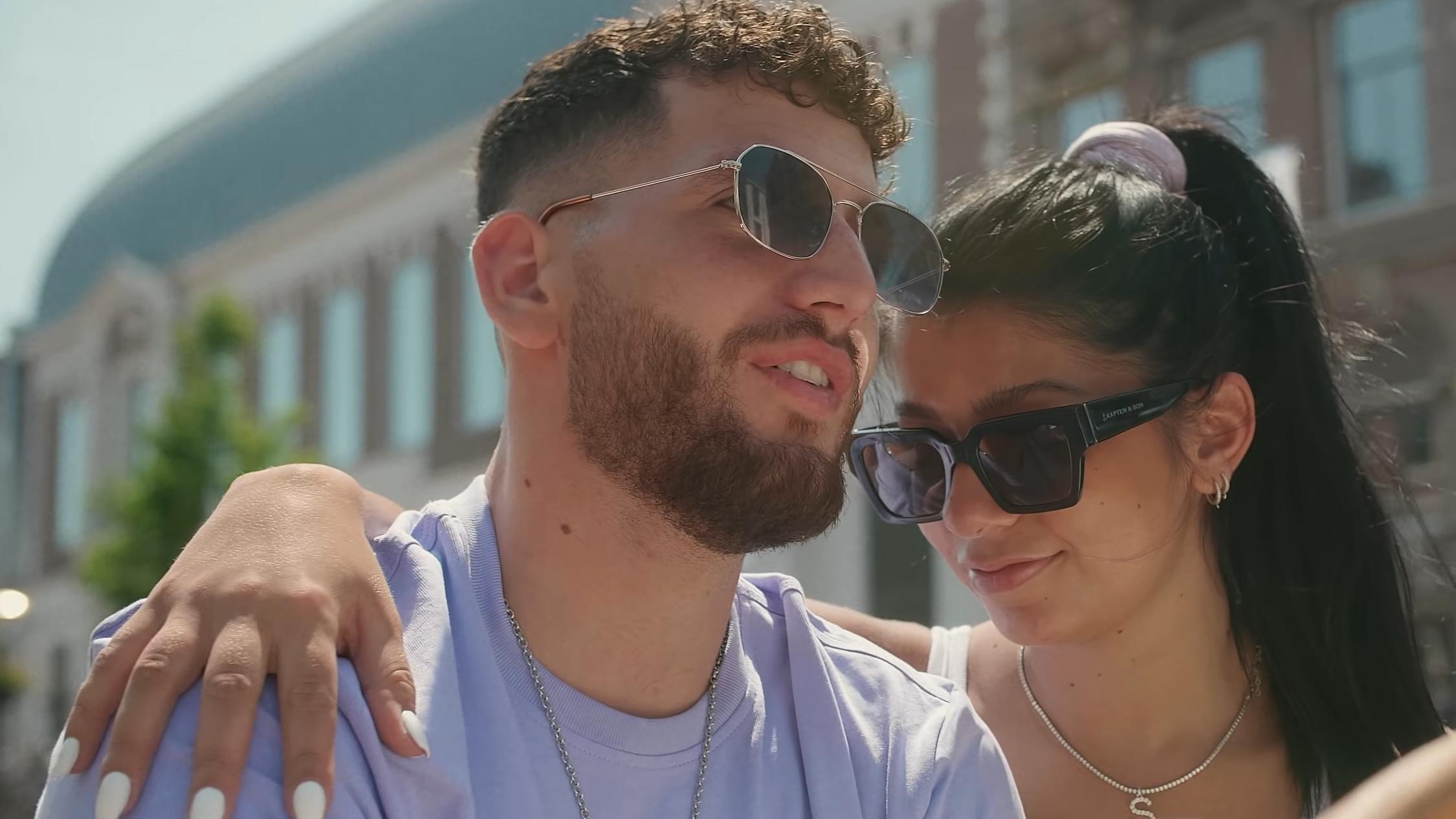 Sänger Momo Chahine widmet seiner Freundin ein Liebeslied Ganz romantisch und in love zeigen sich Momo Chahine und Influencerin Sabrine Khan.