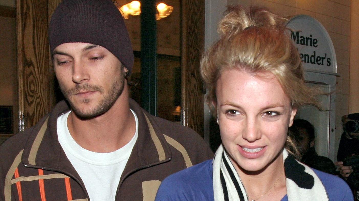 Britney Spears: Mit diesen Männern war der Popstar bereits liiert ARCHIV - US-Sängerin Britney Spears und ihr Ex-Ehemann Kevin Federline (Archivfoto vom 02.12.2004) haben nach zweijährigem erbitterten Kleinkrieg endgültig einen Schlussstrich unter ihren Sorgerechtsstreit gezogen. Ein Gericht in Los Angeles akzepti