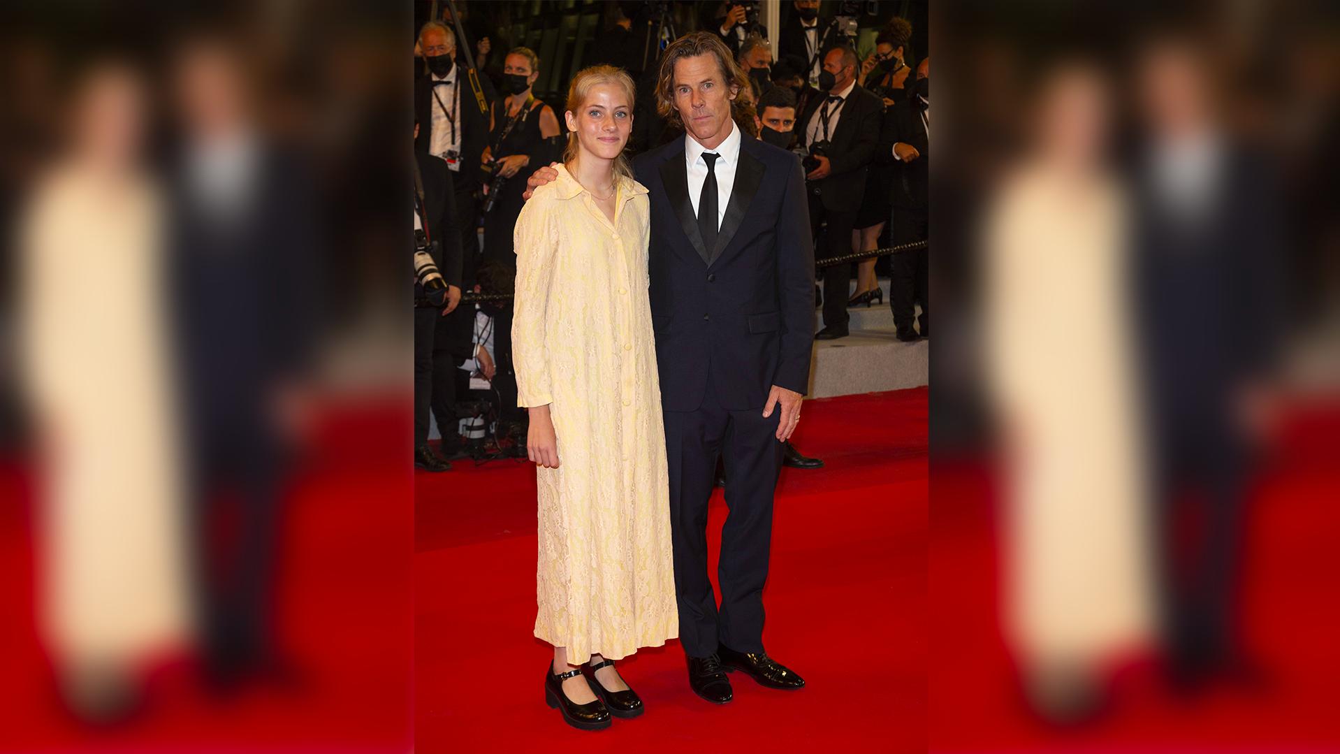 Julia Roberts: Tochter Hazel Moder hat ihren ersten Auftritt auf dem Red Carpet Danny und Hazel Moder auf dem Roten Teppich in Cannes.