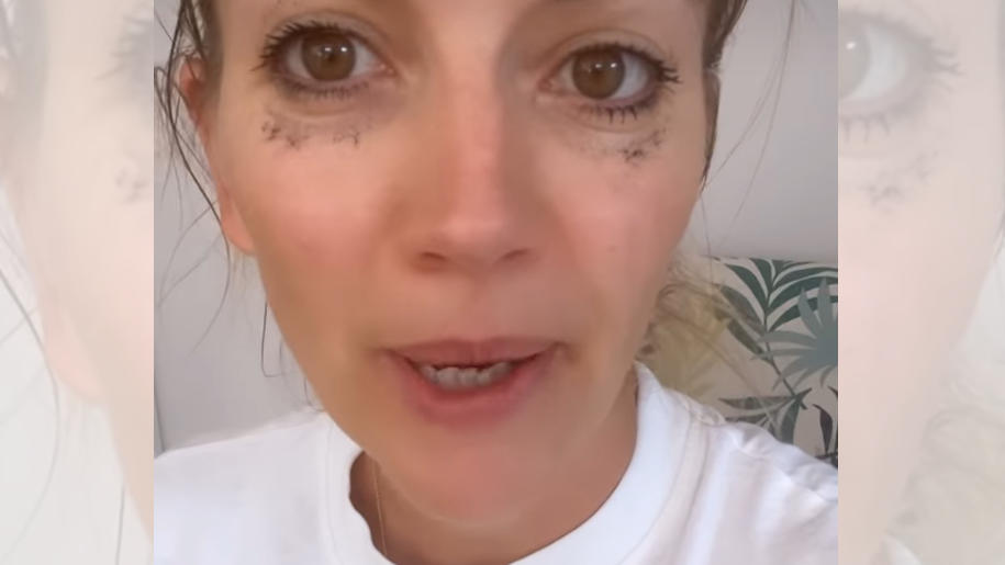 Moderatorin Nina Bott nach Schock-Erlebnis im Hasenstall völlig aufgelöst Nina Bott zeigt sich auf Instagram mit völlig verschmiertem Make-Up.
