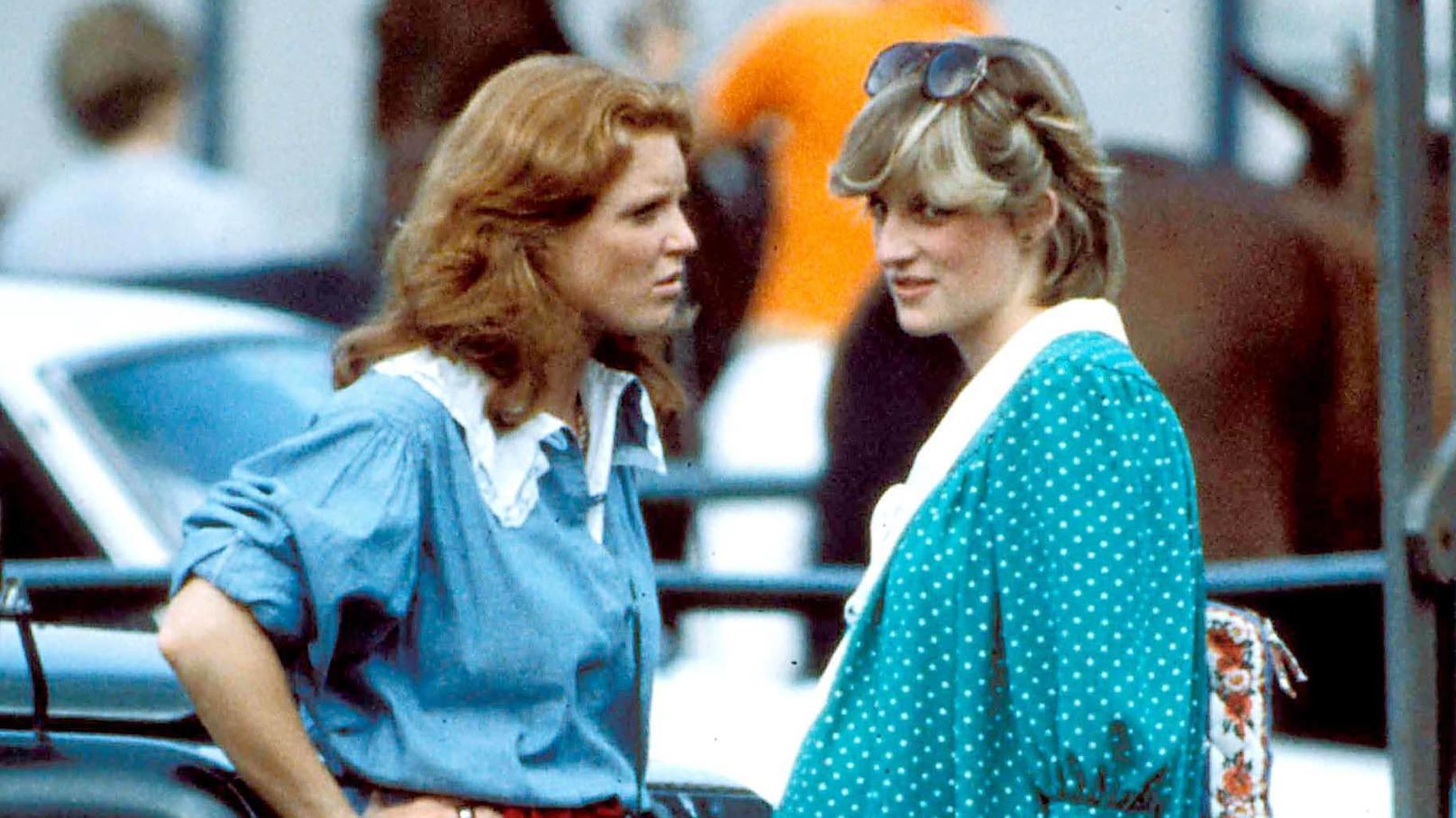 Sarah Ferguson: Psychische Probleme wegen ständiger Vergleiche mit Lady Diana Sarah Ferguson und Lady Diana wurden immer miteinander verglichen.