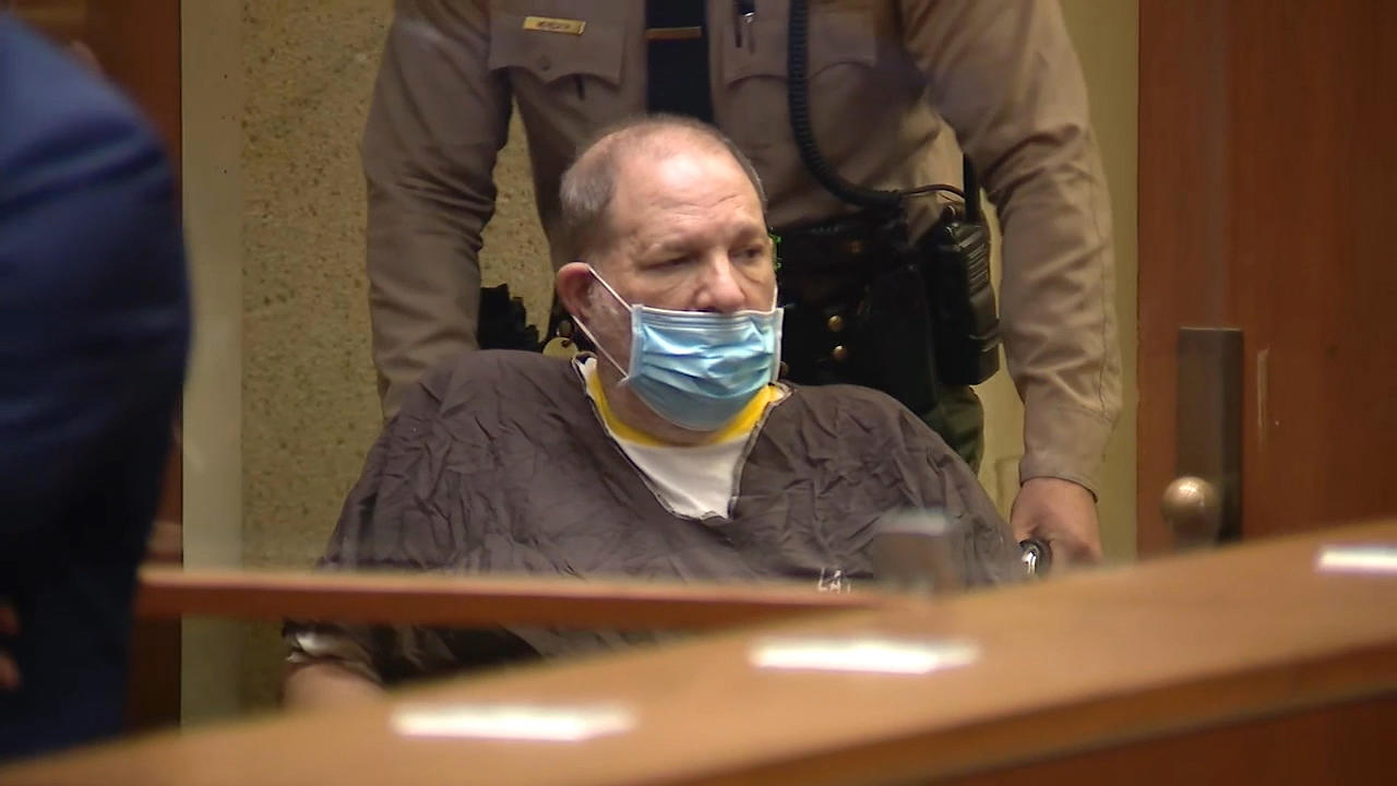 Harvey Weinstein plädiert auf „nicht schuldig" Harvey Weinstein wegen Sexualstraftaten in Los Angeles angeklagt