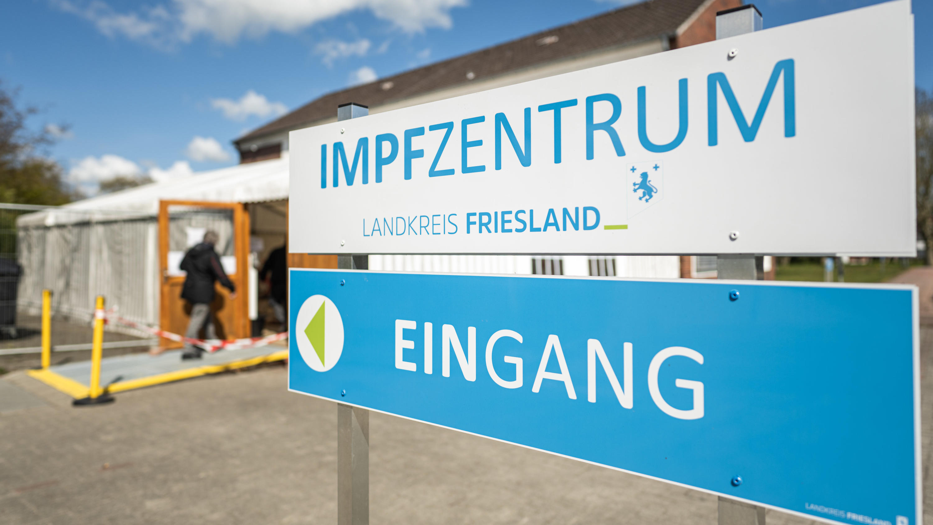 Mögliche Injektion von Kochsalzlösung: Betroffene erhalten Entschädigung Impfzentrum Friesland