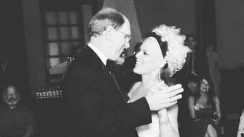 Sängerin Pink verliert ihren Vater: Trauer um Jim Moore Rührender Erinnerungs-Post an Pinks verstorbenen Vater, Jim Moore