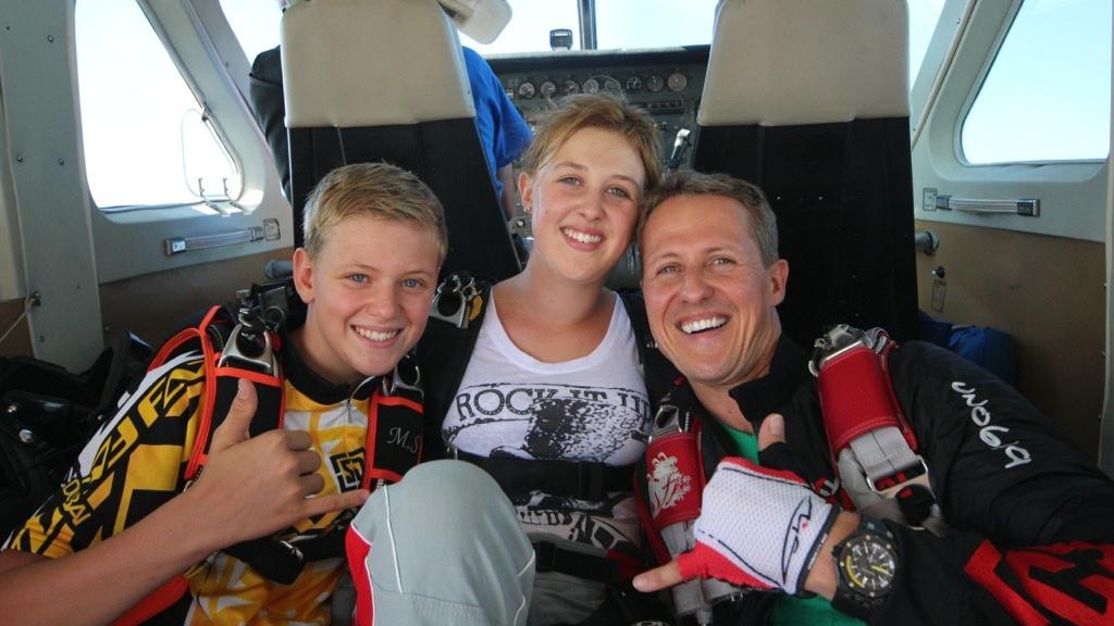 Corinna Schumacher spricht in „Schumacher“-Doku: „Es ist ganz klar, dass Michael mir jeden Tag fehlt“ Netflix-Dokumentation "Schumacher" zeigt auch private Aufnahmen von Michael Schumacher und seiner Familie.