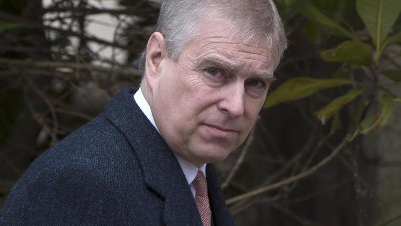 Prinz Andrew spielt in Prozess auf Zeit, Richter zählt ihn an Prinz Andrew von Großbritannien