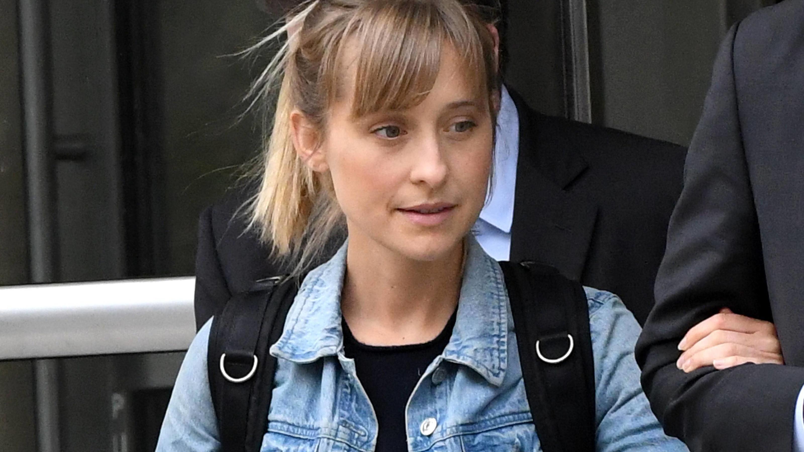 „Smallville“-Star Allison Mack tritt seine dreijährige Haftstrafe an Allison Mack gestand vor Gericht