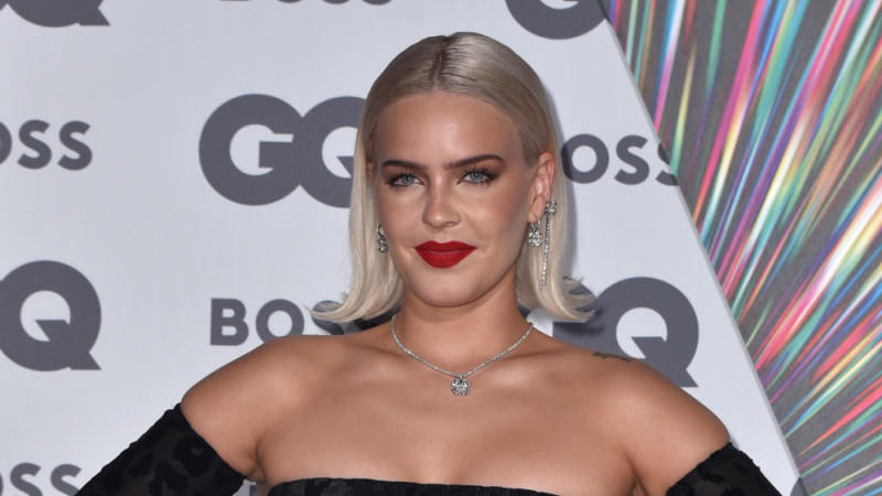 Anne-Marie passt ihre Outfits ihrer Stimmungslage an Anne-Marie passt ihre Outfits ihrer Stimmungslage an