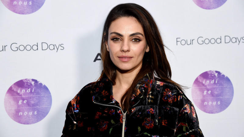 Mila Kunis und Ashton Kutcher wechseln sich mit ihren Drehs ab Mila Kunis und Ashton Kutcher wechseln sich mit ihren Drehs ab