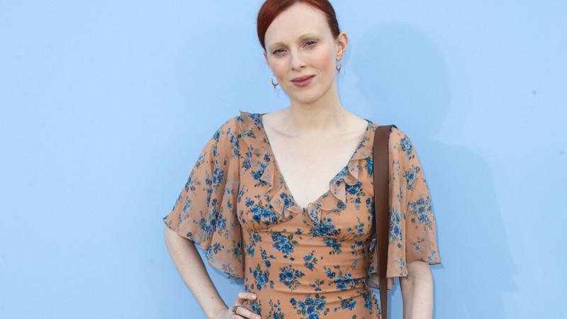 Karen Elson geht lockerer mit ihrem Gewicht um Karen Elson geht lockerer mit ihrem Gewicht um
