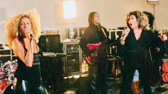 Afida Turner: Das ist Tina Turners Schwiegertochter Afida und Tina Turner singen gemeinsam