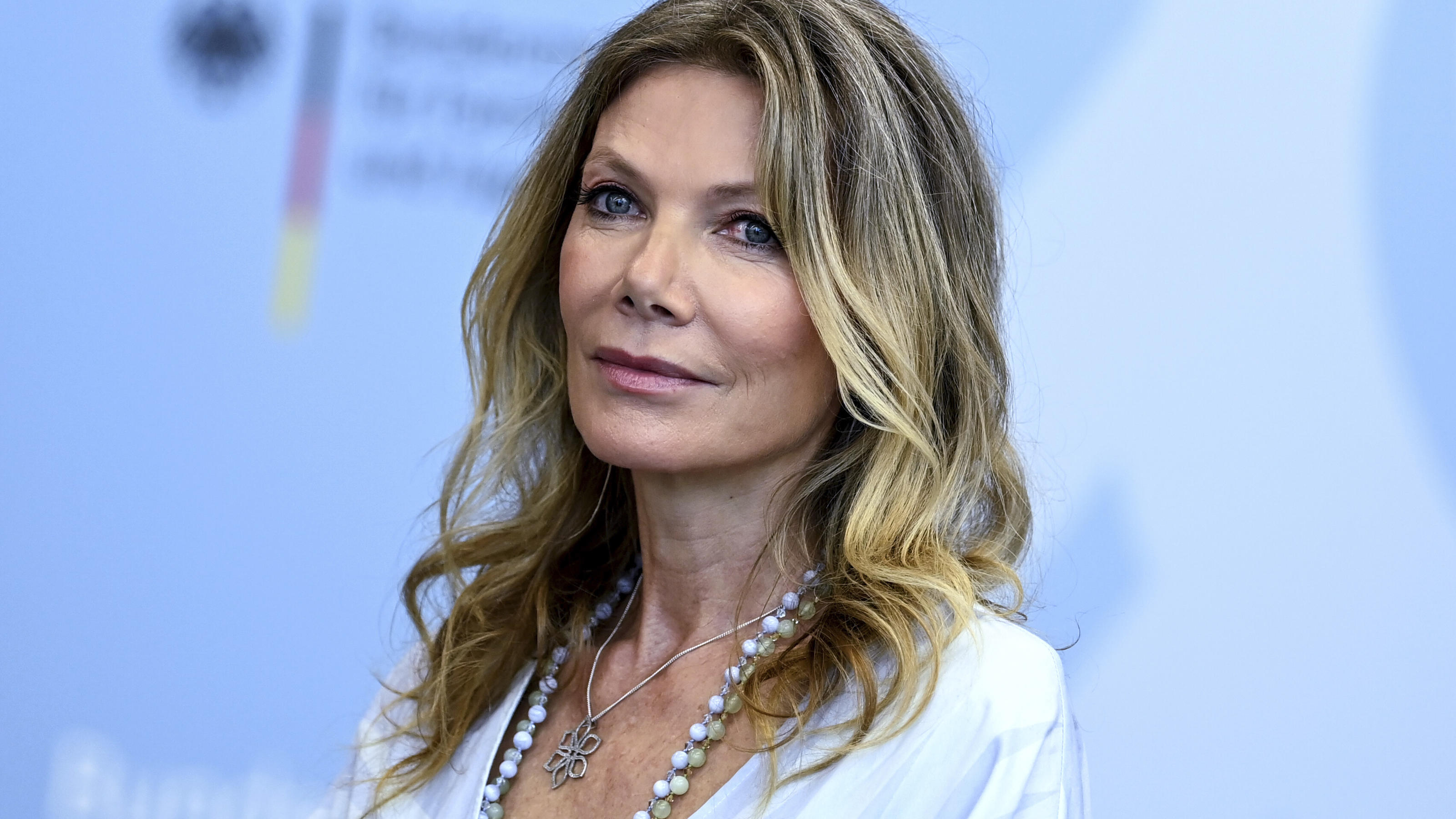 TV-Star Ursula Karven: Seltenes Bild mit ihren beiden Söhnen Ursula Karven ist stolze Mama von zwei Söhnen