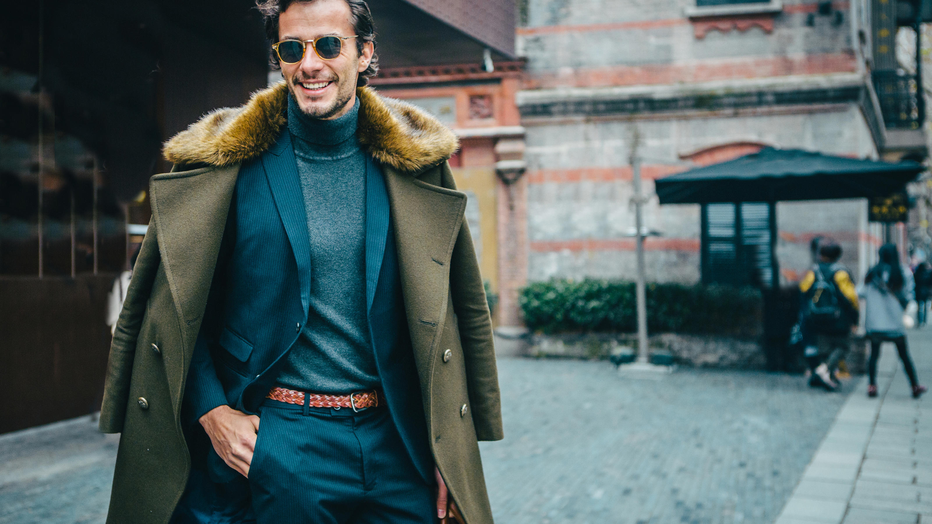 Festliche Outfits: Diese 3 Regeln haben großen Sofort-Effekt Schicke Outfits richtig kombinieren.