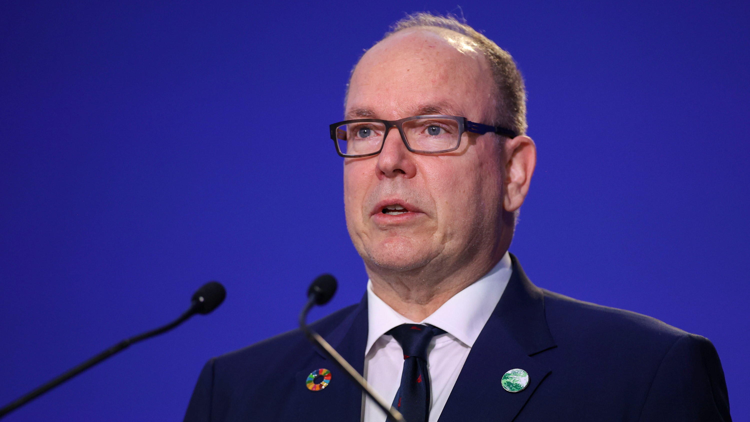 Fürst Albert leidet unter heikler Hetzkampagne 02.11.2021, Großbritannien, Glasgow: Fürst Albert II. von Monaco spricht bei der UN-Klimakonferenz COP26 in Glasgow. Foto: Hannah Mckay/PA Wire/dpa +++ dpa-Bildfunk +++