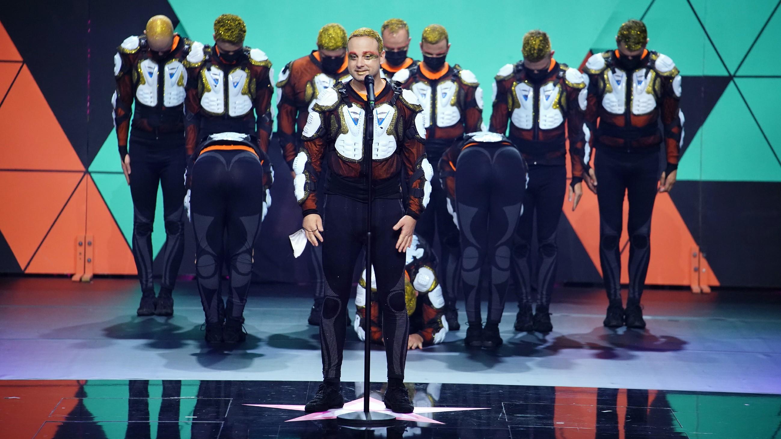 Die 1. Supertalent-Halbfinal-Show steht an! Diese 9 Acts kämpfen um den Final-Einzug Sebastian Loos und das Männerballett Finsterwalde kämpfen um den Einzug ins Supertalent-Finale.