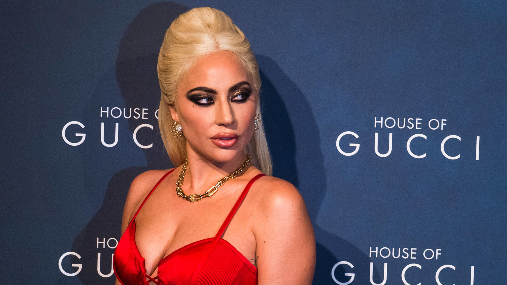 Golden Globes 2022: "Belfast" und Cumberbatch-Western führen die Nominierungsliste an Lady Gaga bei der "House of Gucci"-Premiere