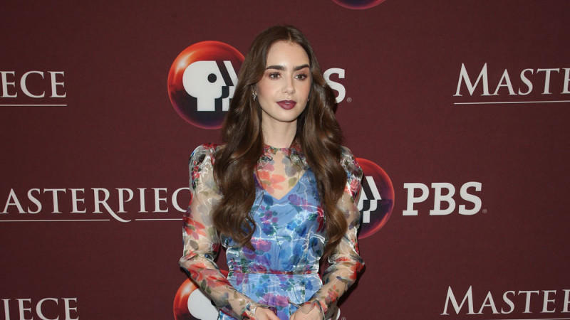 Lily Collins schwärmt von dem "großartigen Modegespür" in 'Emily in Paris' Lily Collins schwärmt von dem "großartigen Modegespür" in 'Emily in Paris'