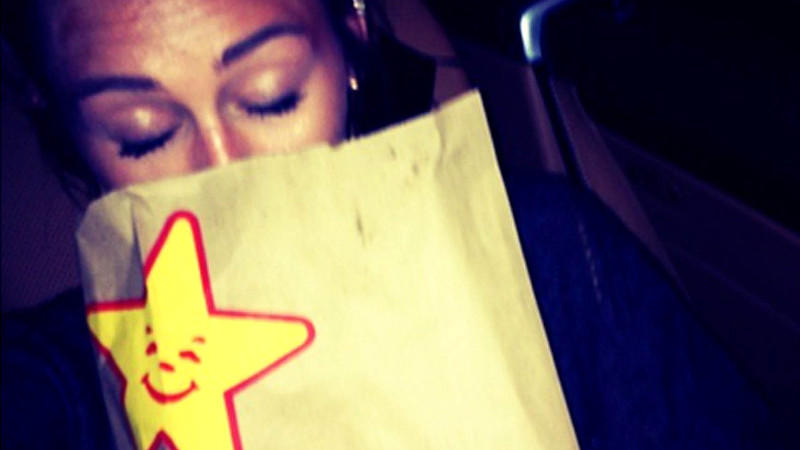 Miley Cyrus wehrt sich gegen Magersuchtgerüchte Miley Cyrus nahm durch eine Gluten- und Laktose-Allergie ab.