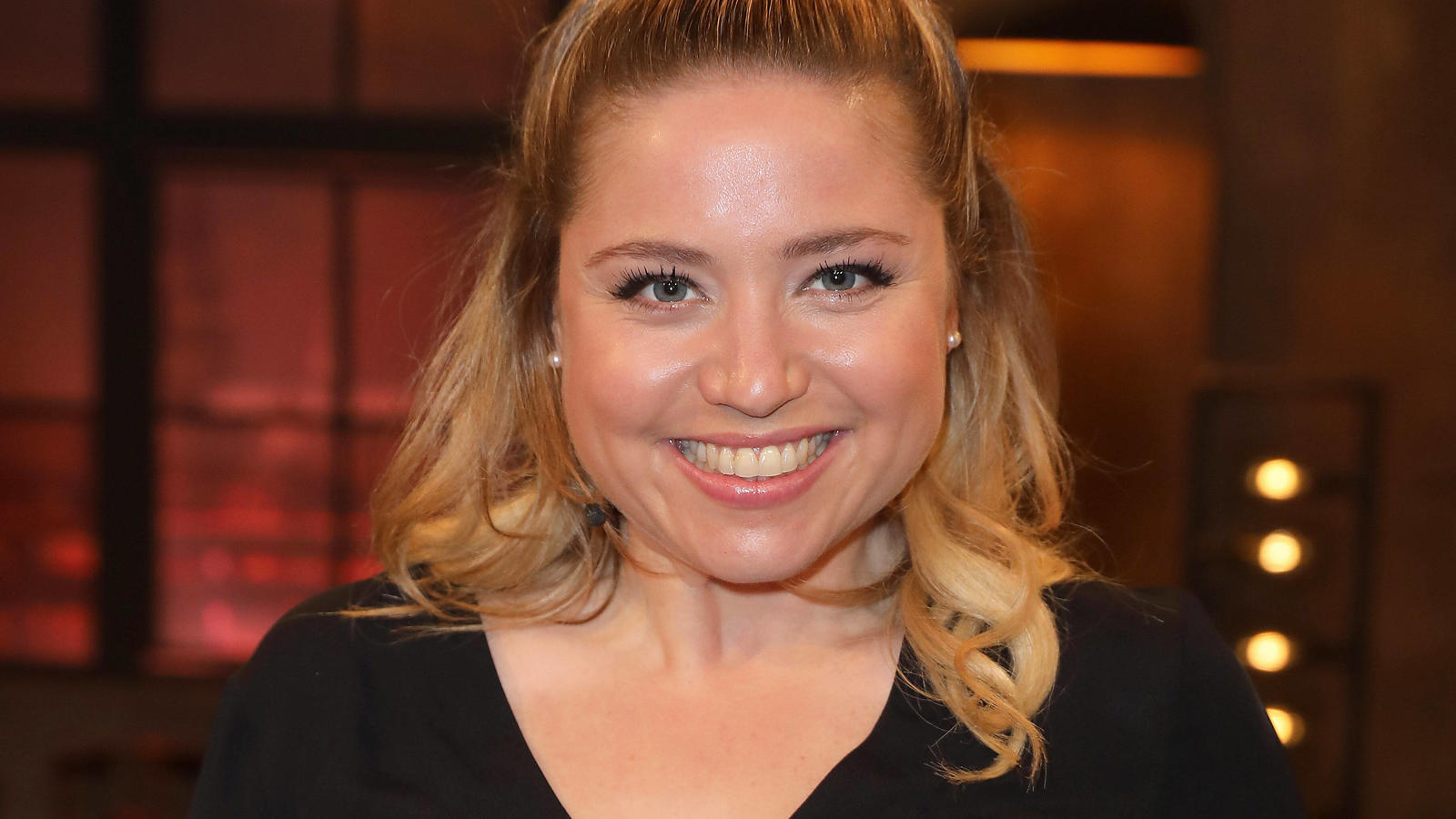 Caroline Frier ist Mama: So gratulieren Kollegen und Freunde zum Baby Für Caroline Frier hagelt es Glückwünsche