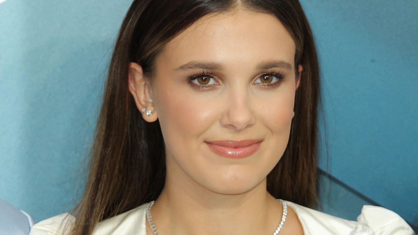 Millie Bobby Brown feiert 18. Geburtstag mit krasser Typveränderung Millie Bobby Brown feiert ihren 18. Geburtstag mit einer krassen Typveränderung.