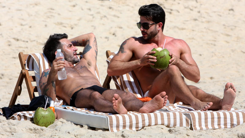 Marc Jacobs: "Ich liebe dünne Models" Designer Marc Jacobs genießt den Bade-Urlaub mit seinem Freund Harry Louis.