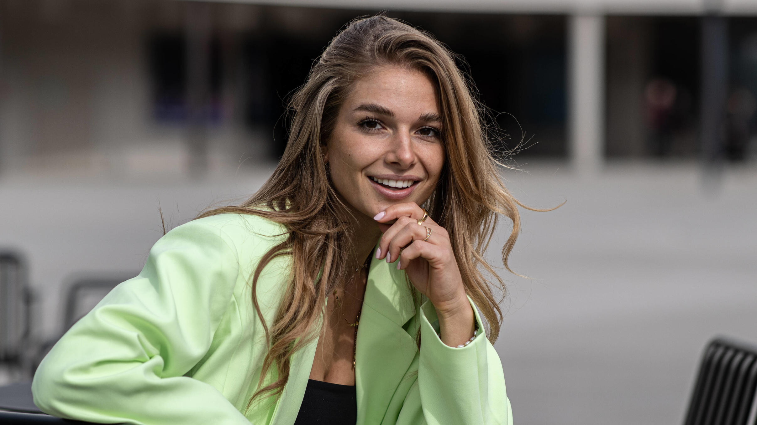 Lola Weippert macht Schluss: Warum sie keinen BH mehr trägt 12.03.2022. Düsseldorf. Moderatorin Eleonore Lola Naomi Weippert als Special Guest am Rande der Special Days eines großen Modehauses. Düsseldorf City Nordrhein-Westfalen Deutschland *** 12 03 2022 Dusseldorf presenter Eleonore Lola Naomi Weippert as