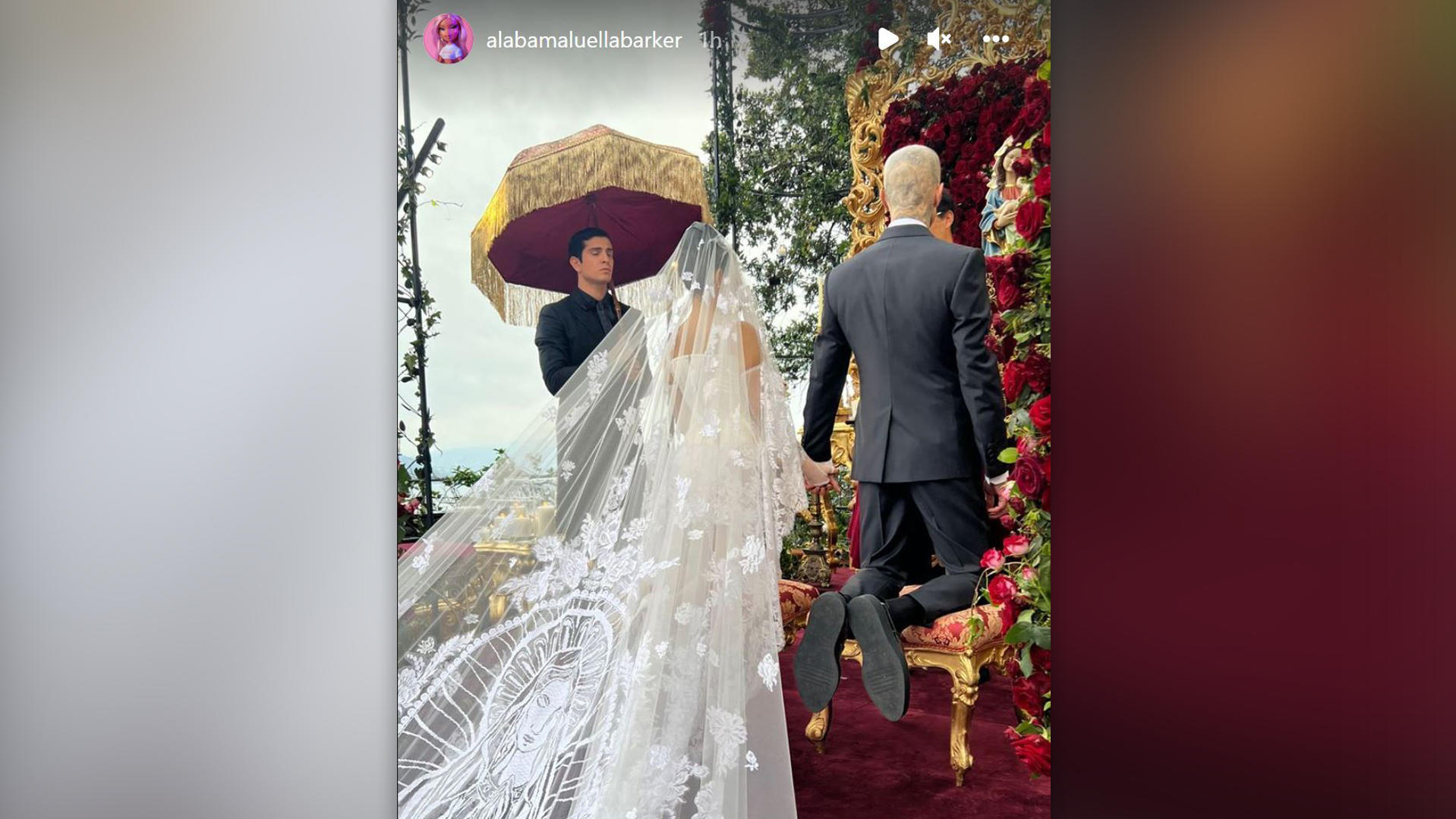 Kourtney Kardashian und Travis Barker haben Ja gesagt Kourtney Kardashian und Travis Barker bei ihrer Hochzeit in Italien