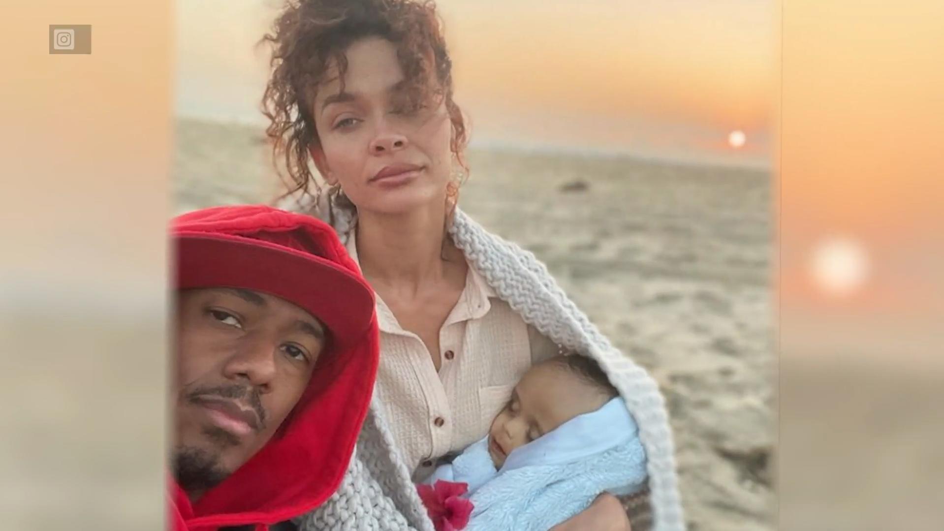 Zum 1. Geburtstag: Nick Cannons Ex Alyssa Scott widmet verstorbenen Sohn emotionalen Post Nick Cannon mit seiner Ex Alyssa Scott und Baby Zen.