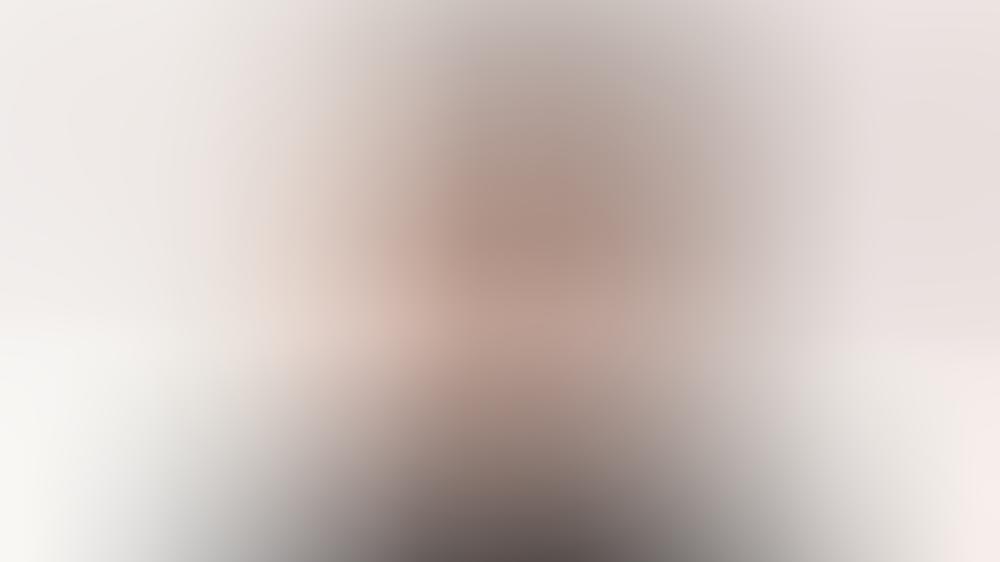 Seit Coming-out: "Juno"-Star Elliot Page erstmals happy mit einem Passfoto "Liebe es!" Elliot Page präsentiert stolz sein neues Passfoto