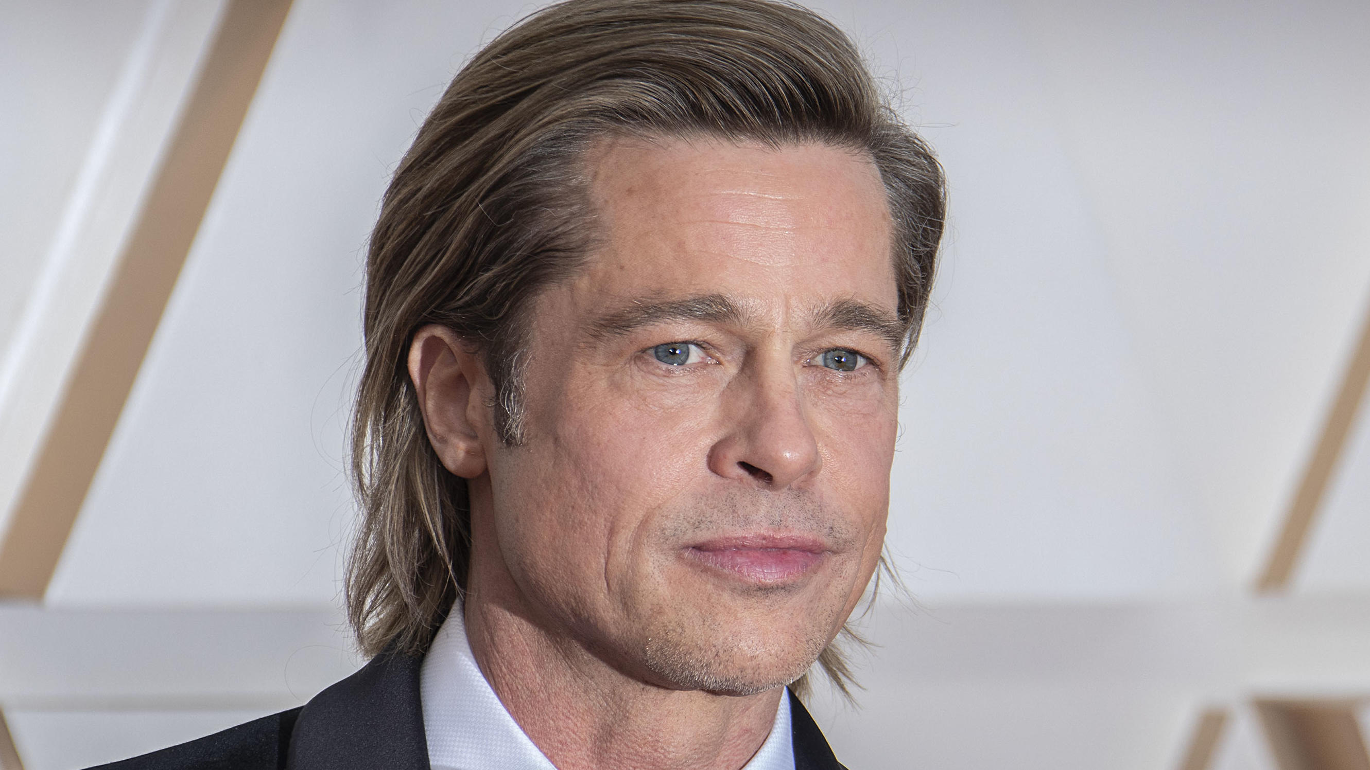 So soll es um die Beziehung von Brad Pitt und seinen Kindern stehen ARCHIV - 09.02.2020, USA, Hollywood: US-Schauspieler Brad Pitt nimmt an der Verleihung der Oscar im Dolby Theater teil. Pitt hat sich in einem Interview über ein mögliches Ende seiner Filmkarriere geäußert. (zu dpa "Brad Pitt denkt über Karriere-Ende