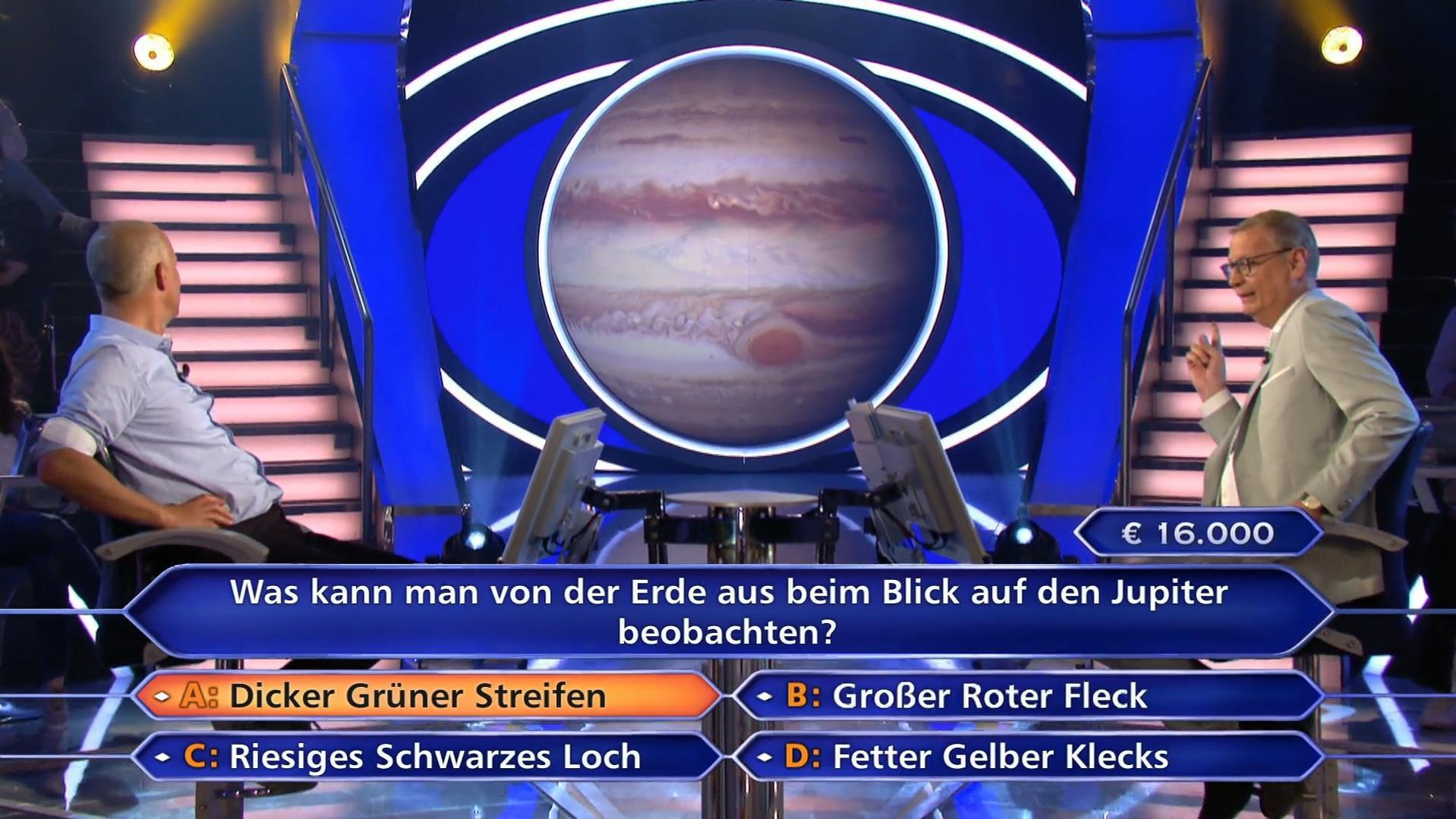 Autsch! "Wer wird Millionär?"- Kandidat verzockt sich und fällt auf 500 Euro WWM-Kandidat - hier mit Moderator Günther Jauch - war sich seiner Sache zu sicher und verspielt am Ende 15.500 Euro, weil er zockt