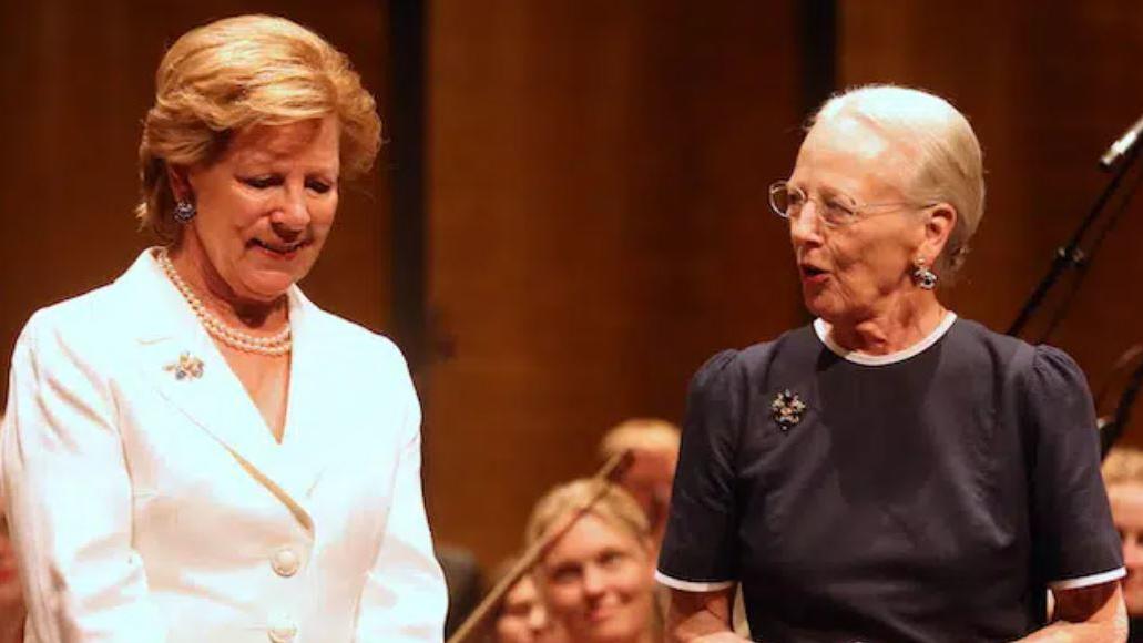 Ehrlich Brothers zaubern für König Charles III. Anne-Marie von Griechenland (li.) ist die jüngste Schwester von Königin Margrethe