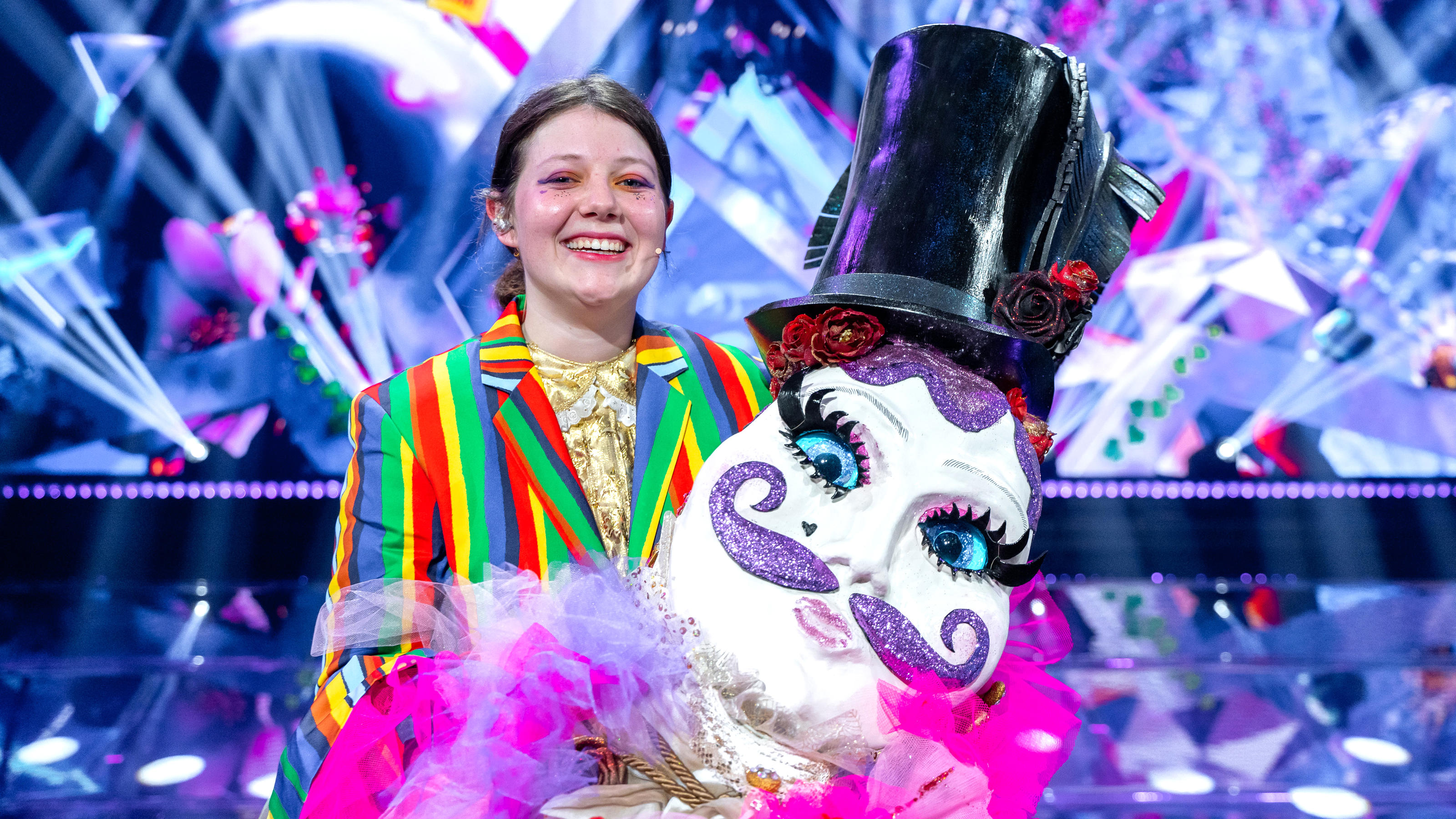 König Charles III in seiner neuen Rolle als Ranger des Windsor Great Park Maud Angelica Behn steckte in der Verkleidung "Dandy" der norwegischen Version von "The Masked Singer".