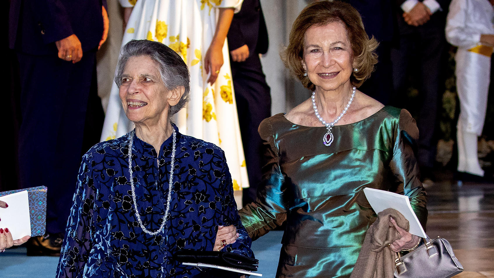 Ohne Kind und Kegel! Diese Royals leben ohne Nachwuchs Queen Sofia of Spain and Princess Irene of Greece leave at the Metropolitan Cathedral of Athens, on October 23, 2021