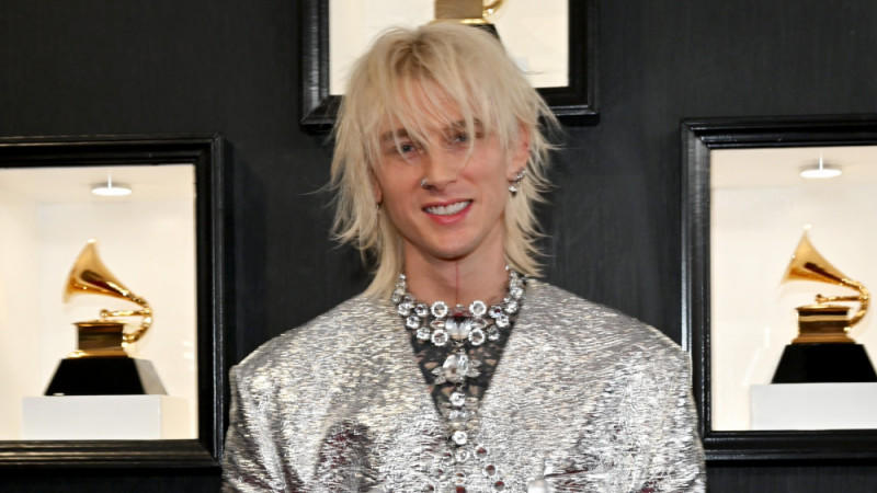 Machine Gun Kelly: Auf der Suche nach "seinem Selbstwertgefühl" Machine Gun Kelly: Auf der Suche nach "seinem Selbstwertgefühl"
