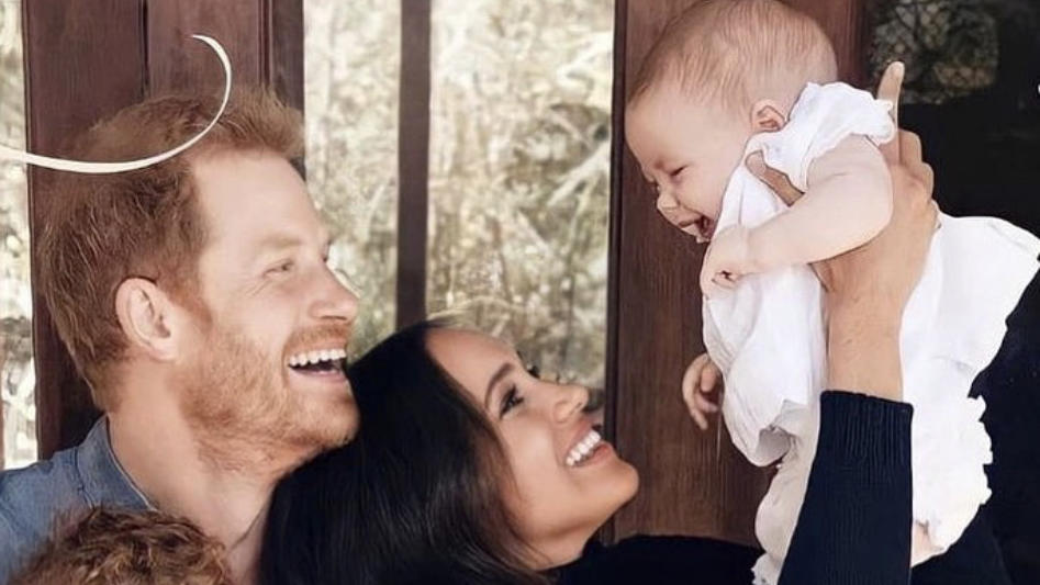 Diese Familienmitglieder kamen zur Taufe von Prinzessin Lilibet Mit ihren beiden Kindern leben Prinz Harry und Herzogin Meghan mittlerweile in den USA.