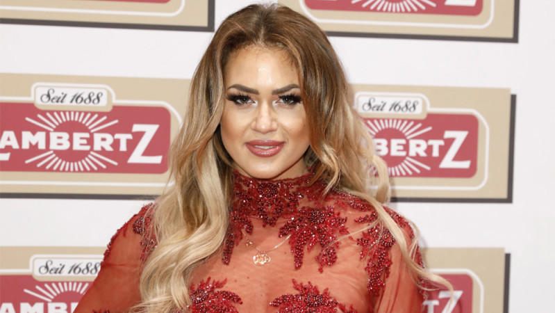 Jessica Haller legt „widerliche“ Fuß-Beichte bei Instagram ab Jessica Hallers Füße