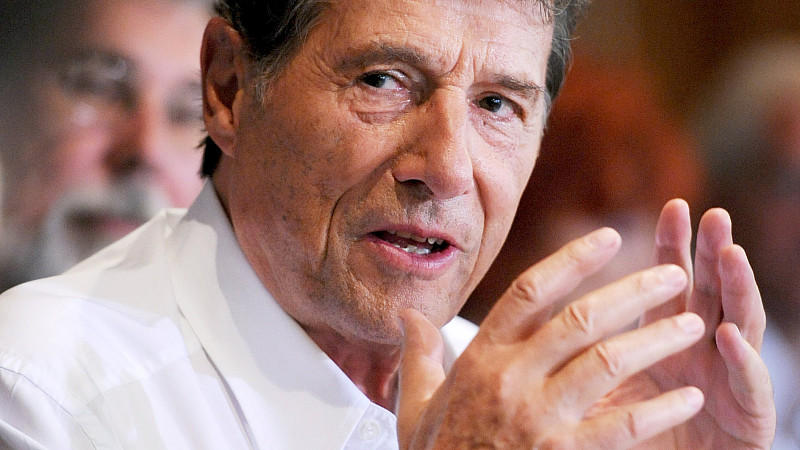 Udo Jürgens überrascht Einbrecher Udo Jürgens überraschte Einbrecher in seinem Haus in Zürich