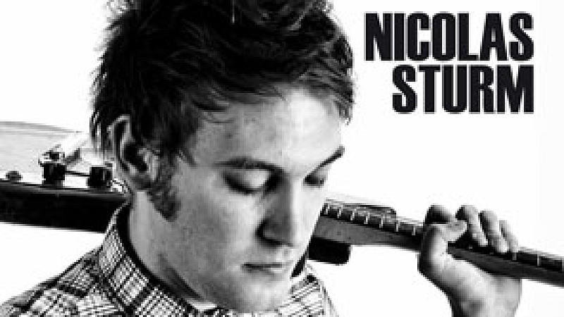 Nicolas Sturm startet mit Debüt-Album durch Nicolas Sturm präsentiert sein Debüt-Album