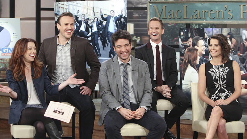 'How I Met Your Mother': Gibt es ein legen...däres Comeback? Image #: 26857279 The cast of "How I Met Your Mother" gathers to discuss the show's 200th episode and final season on THE TALK, Monday, January 27, 2014 on the CBS Television Network. Alyson Hannigan, from left, Jason Segel, Josh Radnor, Neil Pat