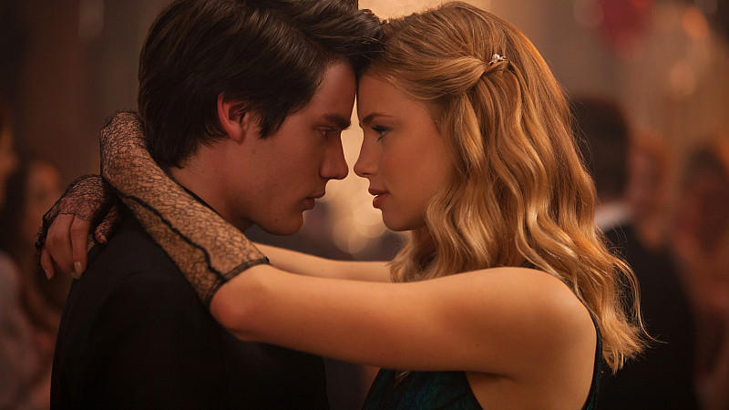 'Vampire Academy' mit Lucy Fry und Zoe Deutch: Teenie-Action mit viel Biss 'Vampire Academy' - Kinostart 13.03.2014