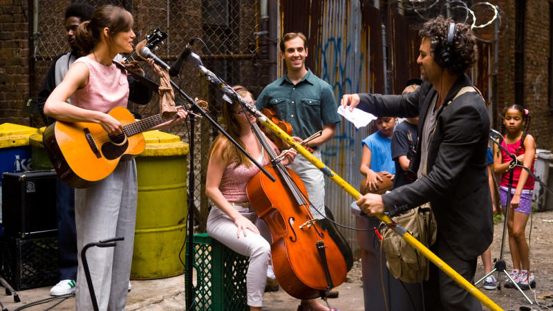 ‚Can A Song Save Your Life': Keira Knightley und Mark Ruffalo überzeugen in einer Romanze ohne Kitsch Can A Song Save Your Life