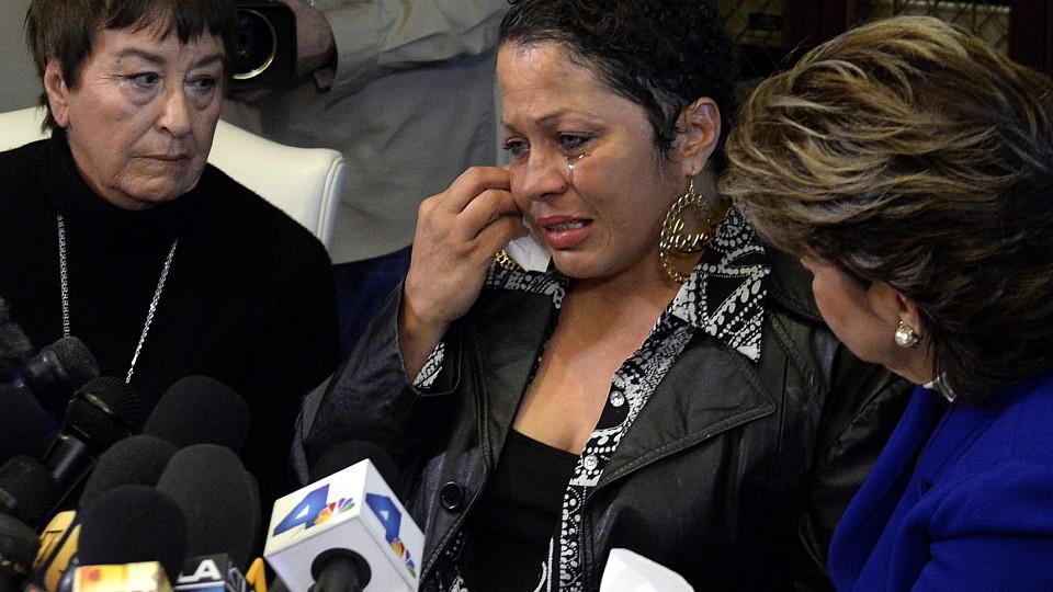 Judy Huth wirft Bill Cosby vor, sie mit 15 im Playboy-Mansion sexuell belästigt zu haben Drei angebliche Opfer Bill Cosbys auf der Pressekonferenz