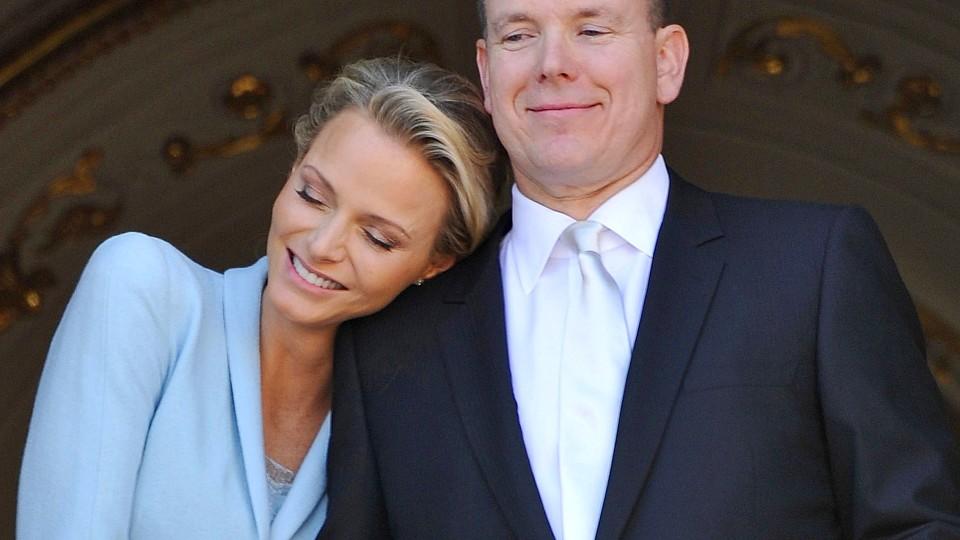 Fürstin Charlène von Monaco spricht offen über ihr Babyglück: Erstes Interview nach der Geburt der Zwillinge Fürstin Charlène und Fürst Albert von Monaco sind seit dem 01. Juli 2011 verheiratet.