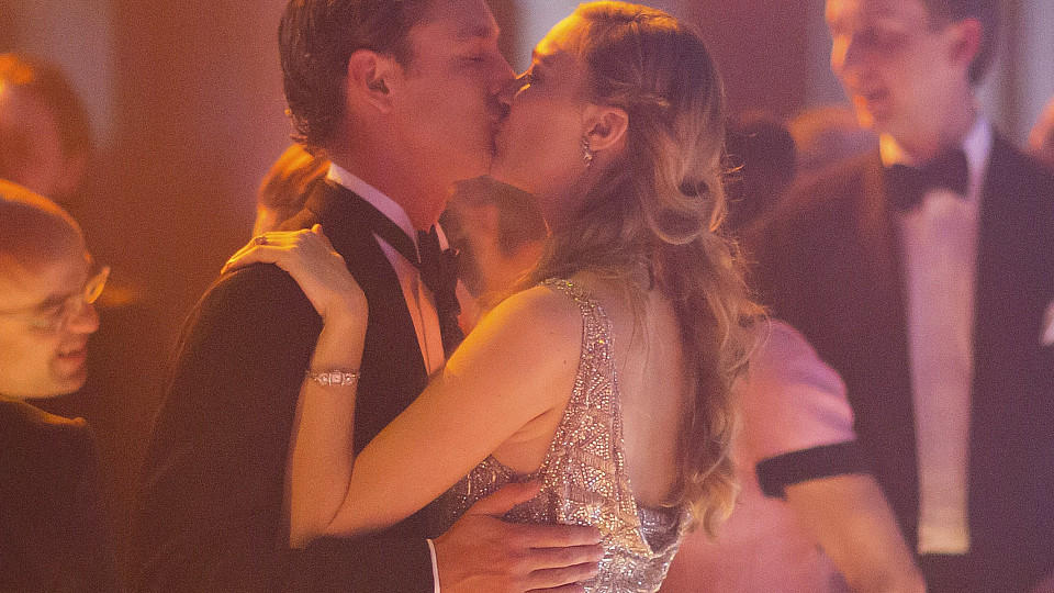 Pierre Casiraghi und Beatrice Borromeo üben auf dem Rosenball den Hochzeitskuss Pierre Casiraghi und Beatrice Borromeo auf dem Rosenball in Monaco