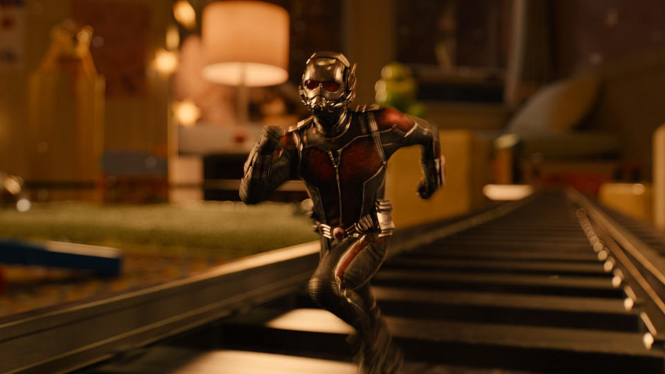 Ant-Man: Perfektes Marvel-Kino mit Paul Rudd und Michael Douglas 'Ant-Man' mit Michael Douglas und Paul Rudd: Es kommt nicht auf die Größe an